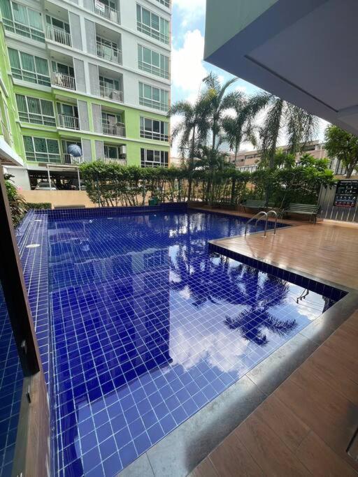 Cozy At Huai Khwang Close To Mrt