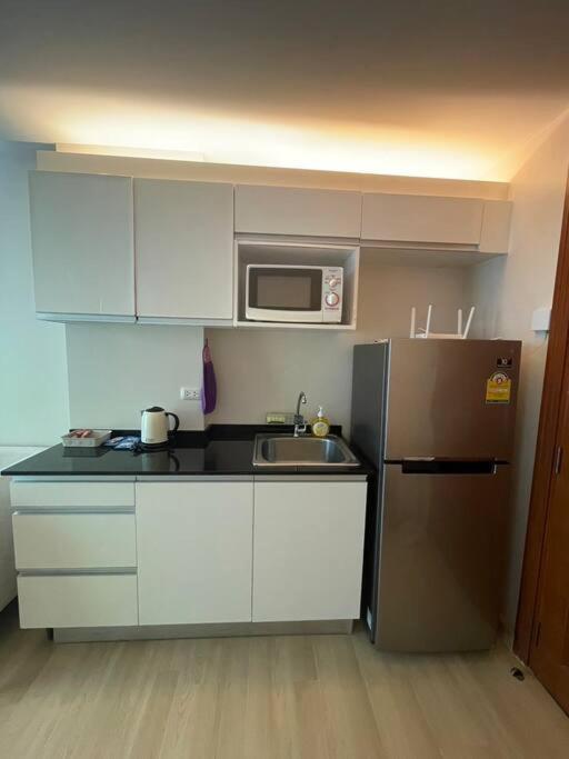 Apartment Cozy At Huai Khwang Close To Mrt *