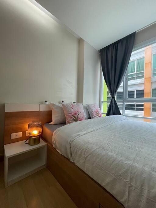 Cozy At Huai Khwang Close To Mrt *