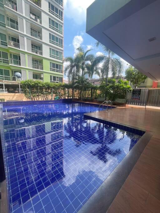 Cozy At Huai Khwang Close To Mrt Bangkok