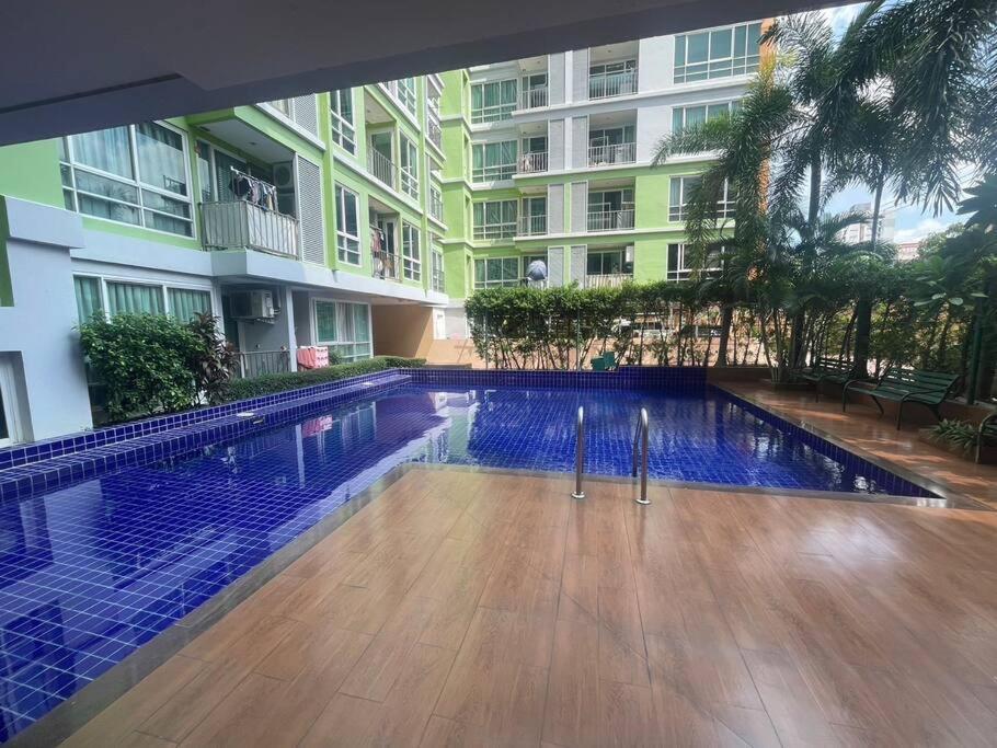 Apartment Cozy At Huai Khwang Close To Mrt *