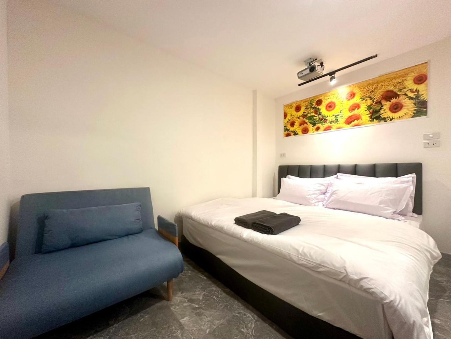 Hostel The White Den Chatuchak