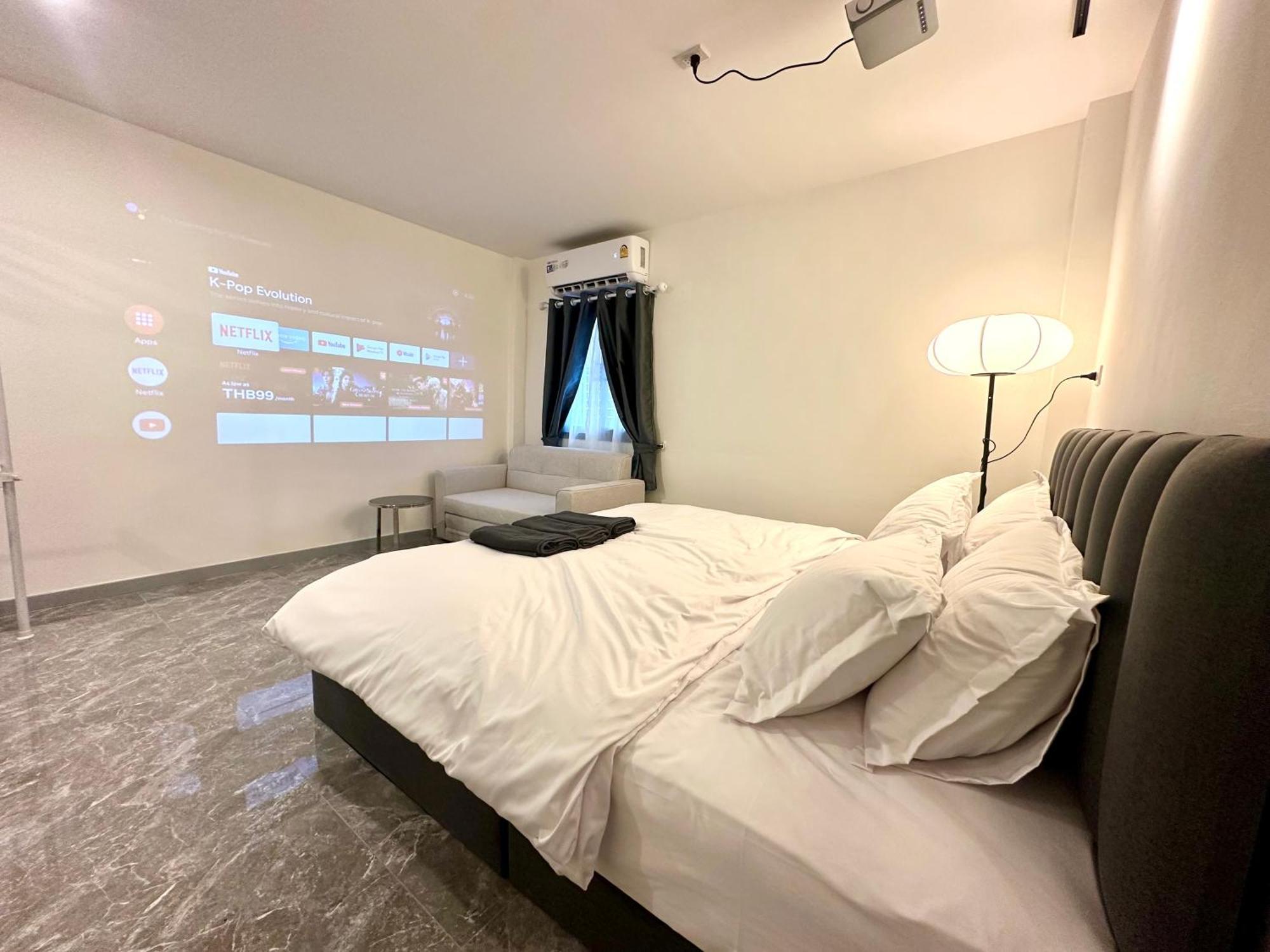 Hostel The White Den Chatuchak Bangkok