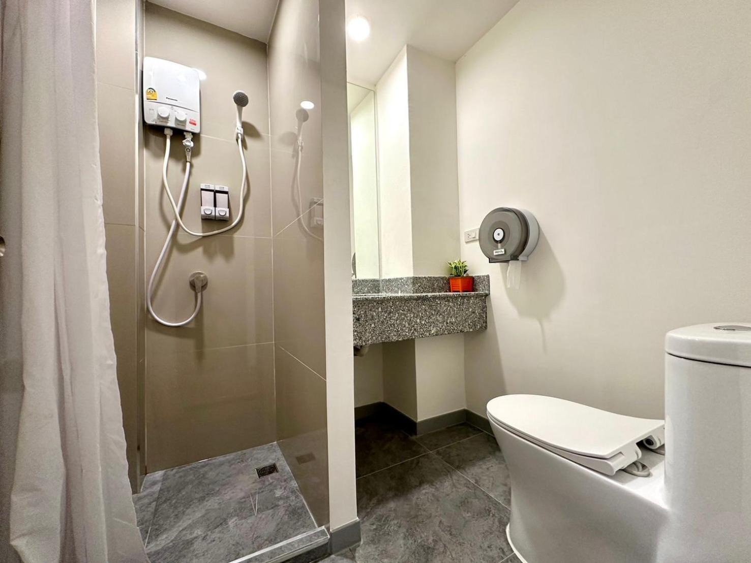 Hostel The White Den Chatuchak