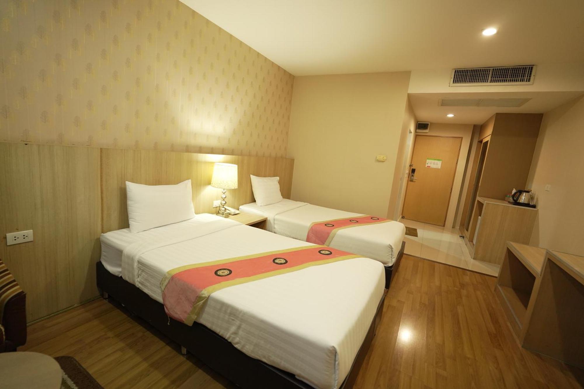 Three Seasons Bangkok 5*