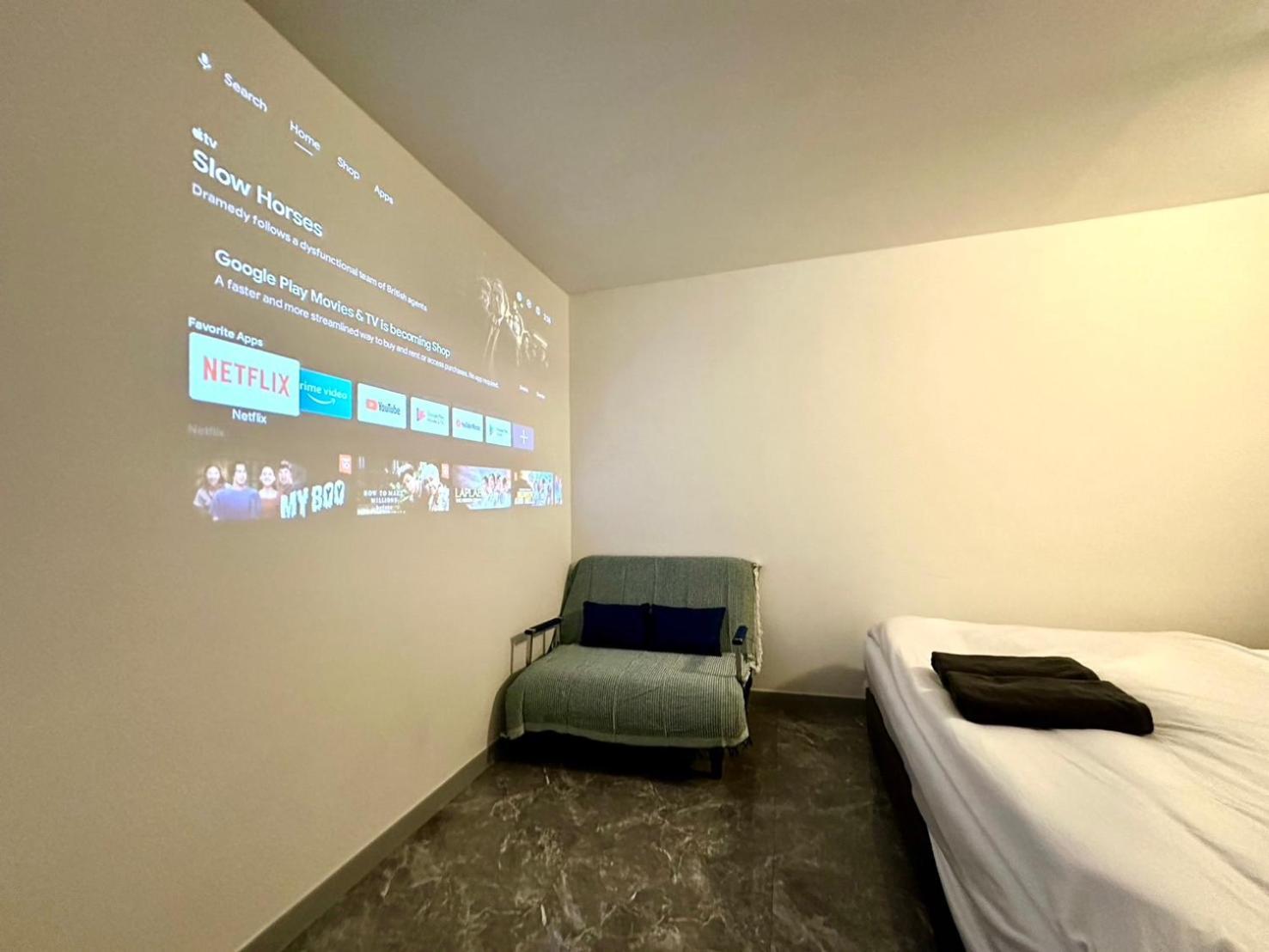 Hostel The White Den Chatuchak *