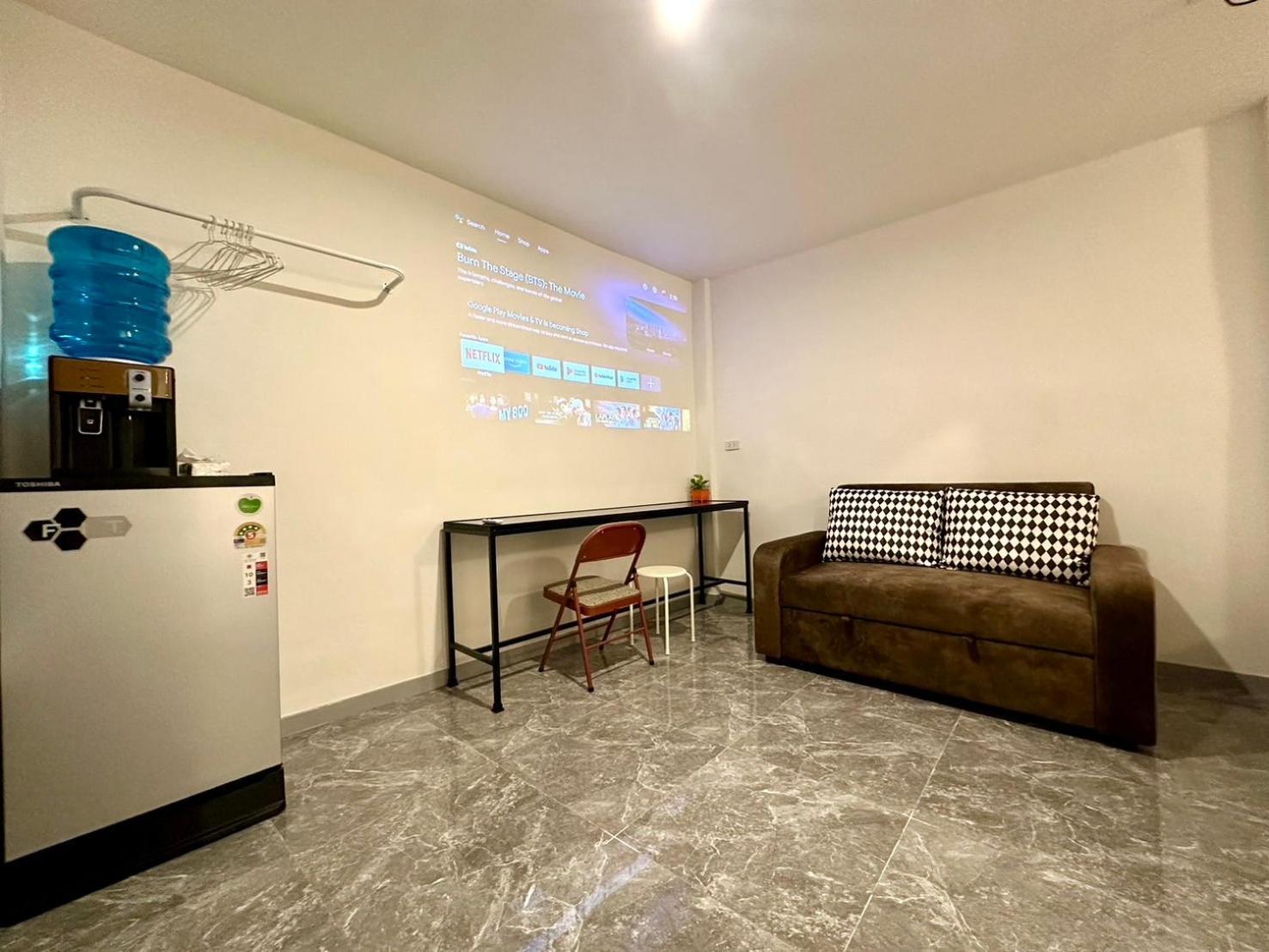 Hostel The White Den Chatuchak *