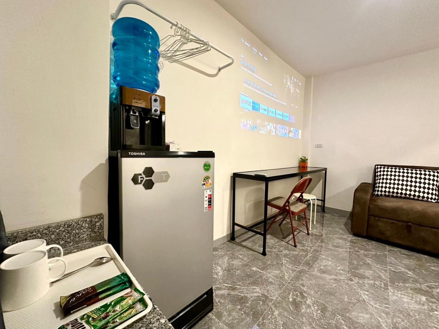 Hostel The White Den Chatuchak Bangkok