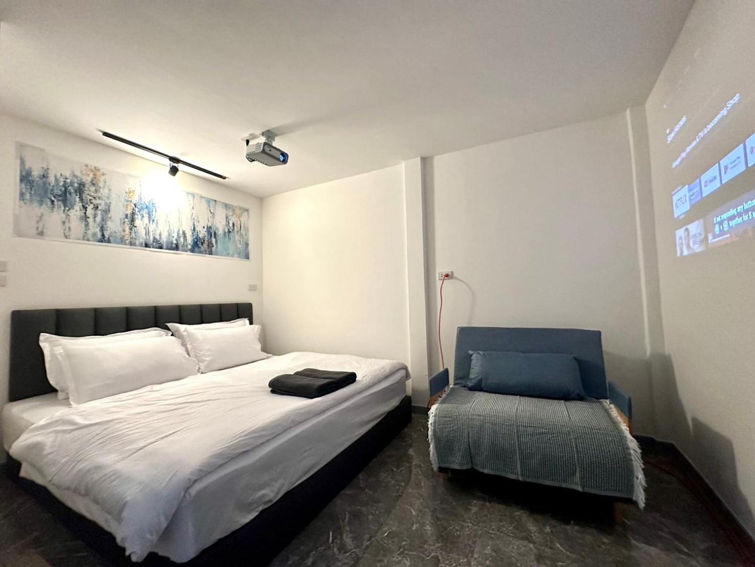 Hostel The White Den Chatuchak Bangkok