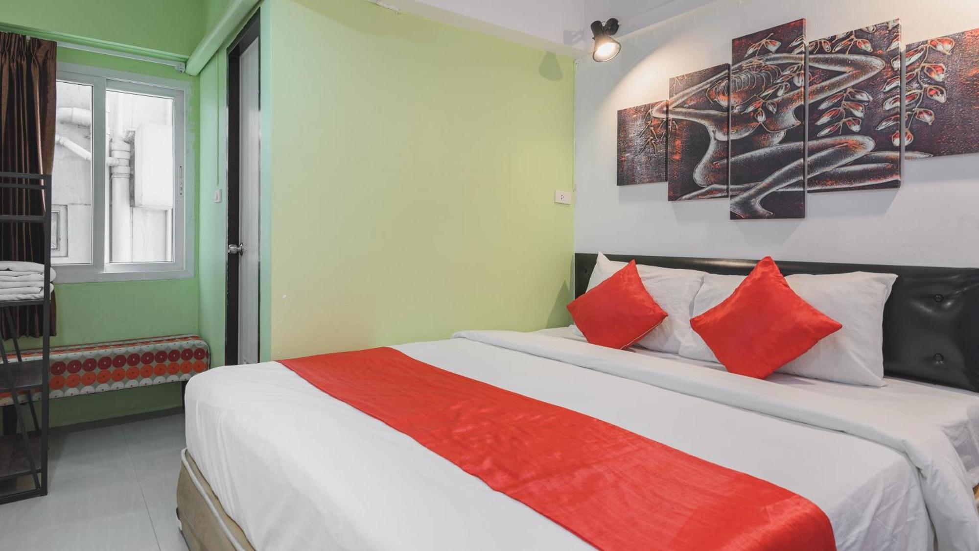 Casa Picasso Near Chabad House Hotel 2*