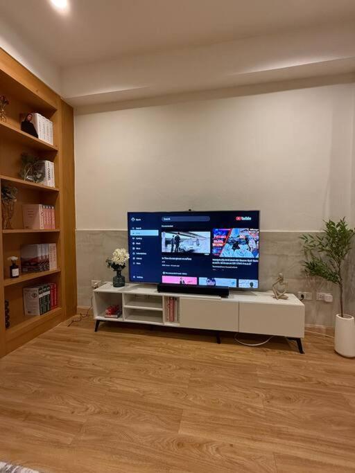 Holiday home Huge 4 Story Japanese House Sleeps 9 Center *
