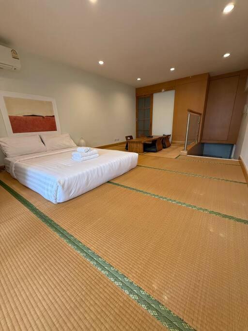 Huge 4 Story Japanese House Sleeps 9 Center * Bangkok