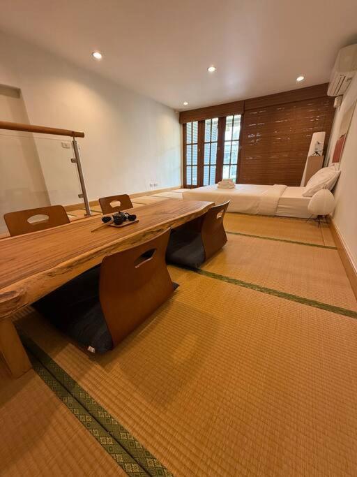 Huge 4 Story Japanese House Sleeps 9 Center Holiday home *