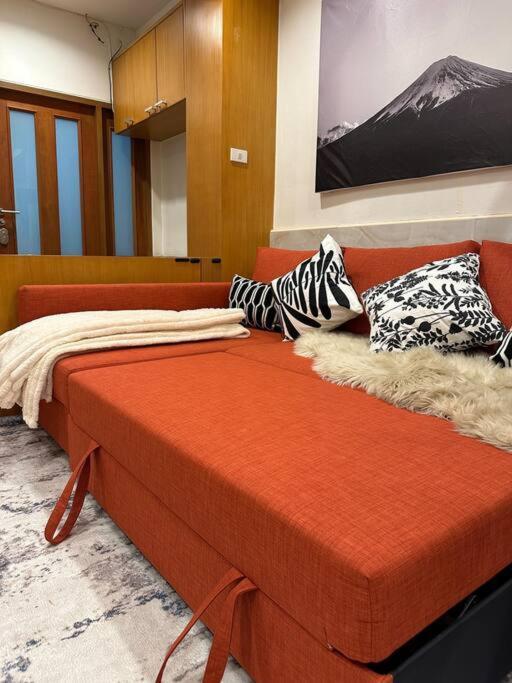 Huge 4 Story Japanese House Sleeps 9 Center Holiday home Bangkok