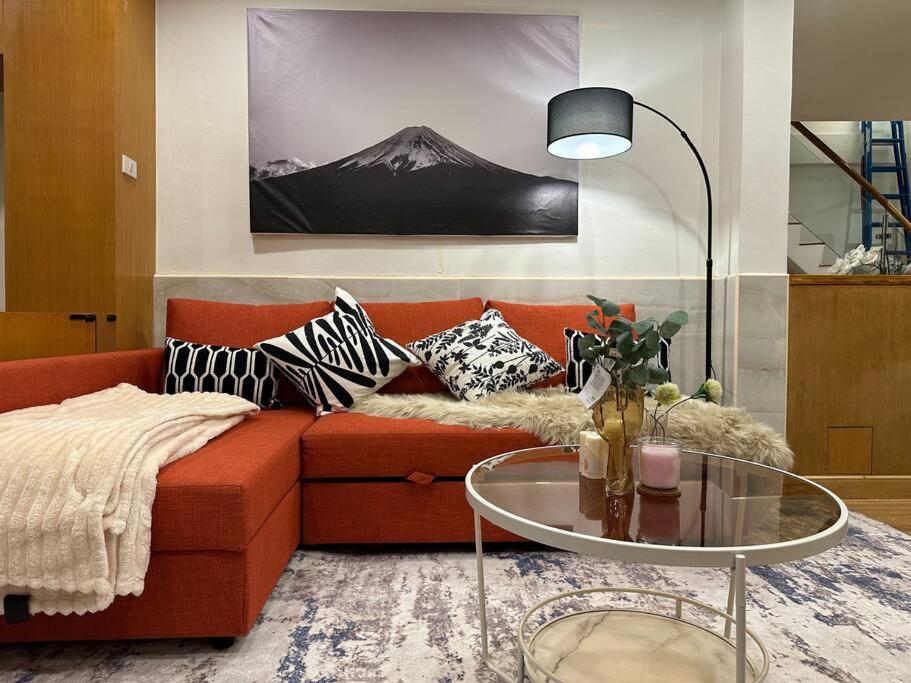 Huge 4 Story Japanese House Sleeps 9 Center Holiday home Bangkok
