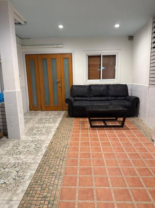 Holiday home Huge 4 Story Japanese House Sleeps 9 Center Bangkok