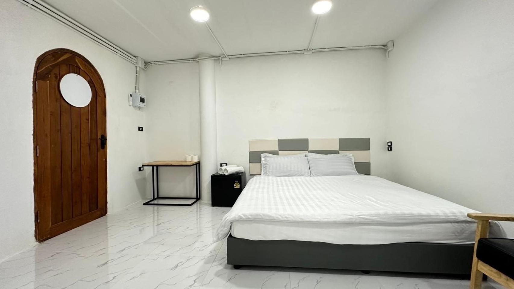 Megun 10 L Apartment Bangkok