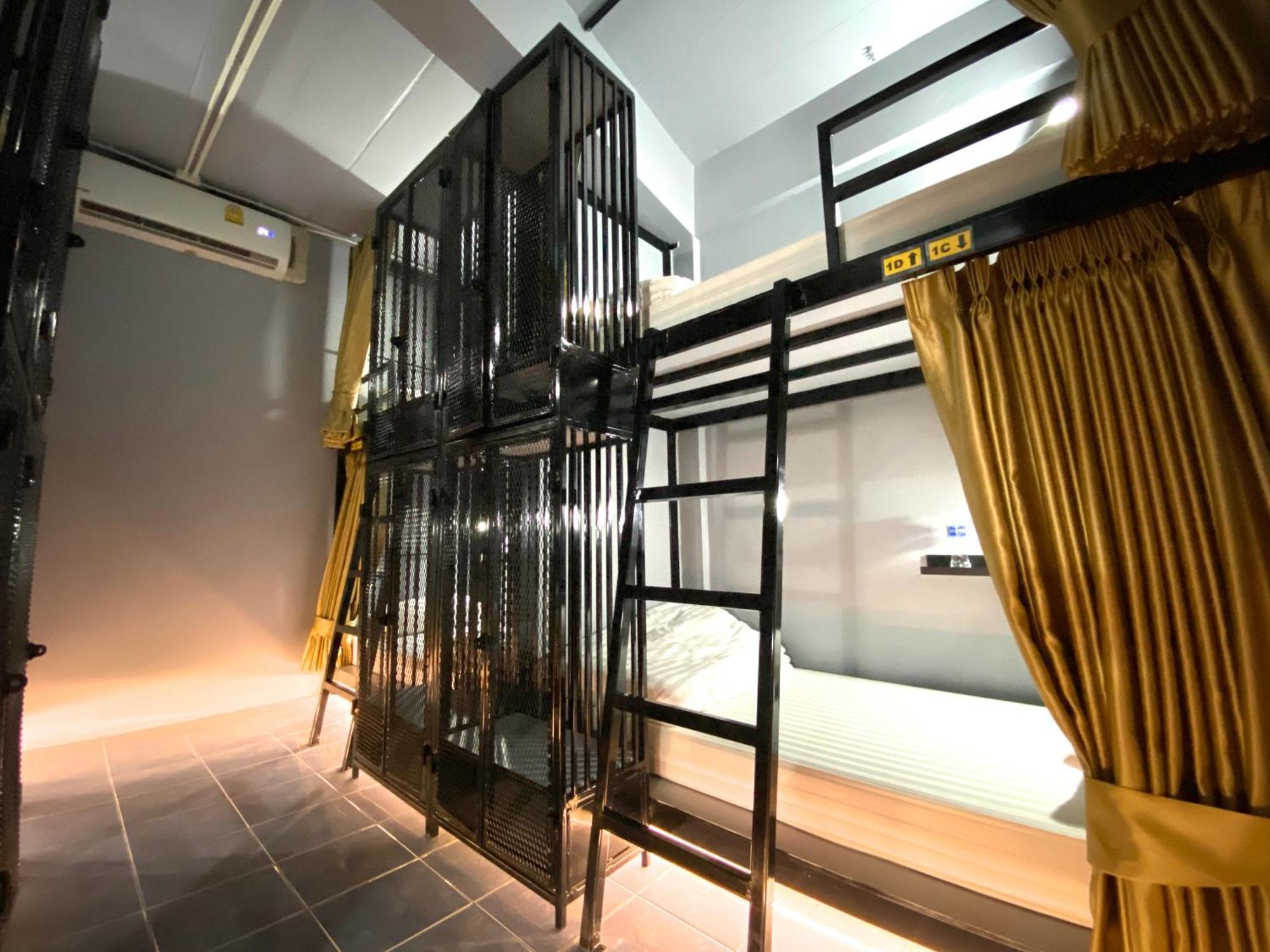 Hostel Sleep At - Don Mueang