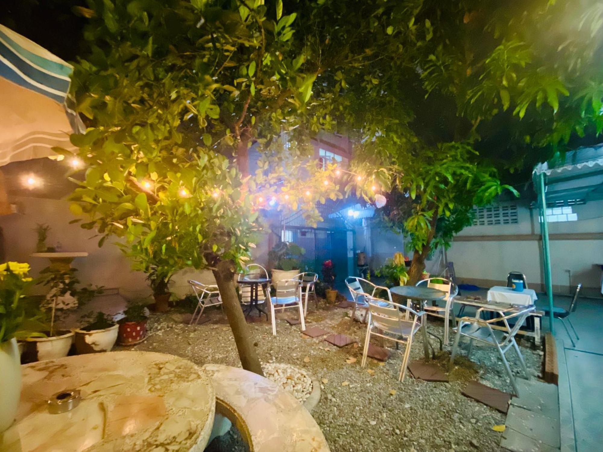 Hostel Garden *
