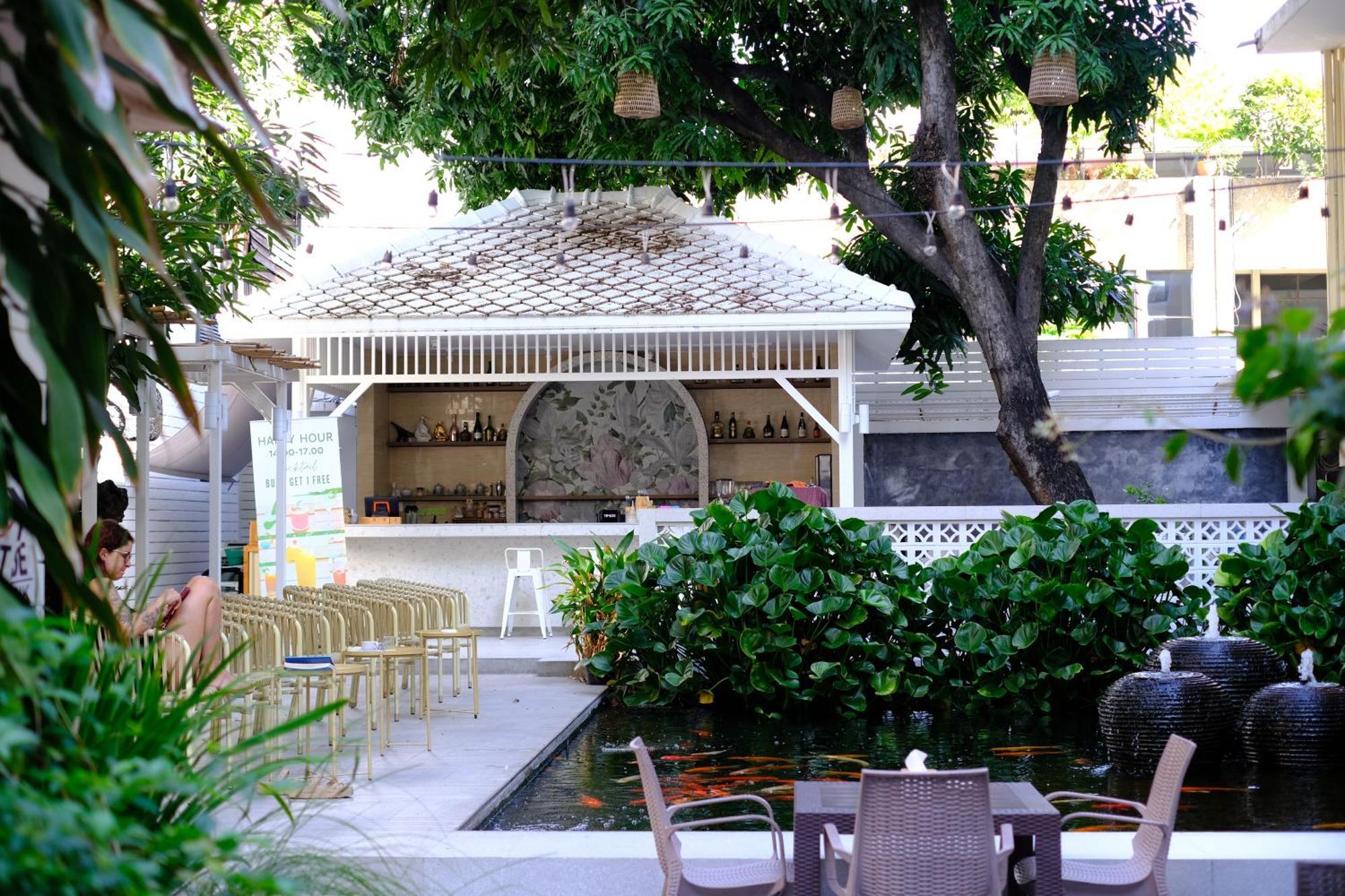 Feung Nakorn Balcony Rooms&cafe Hotel Bangkok