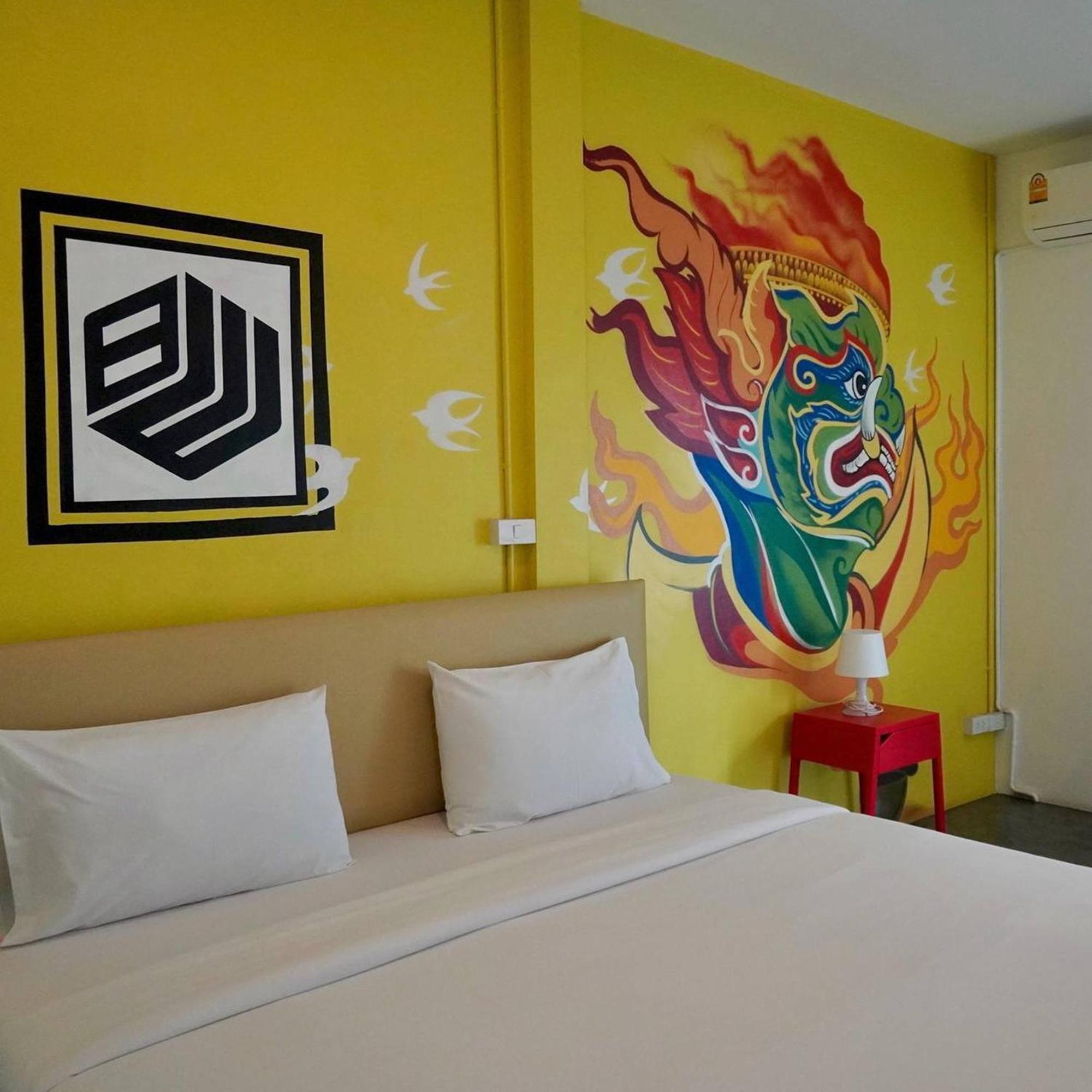 Asrama Bw Thai Art Style Bangkok