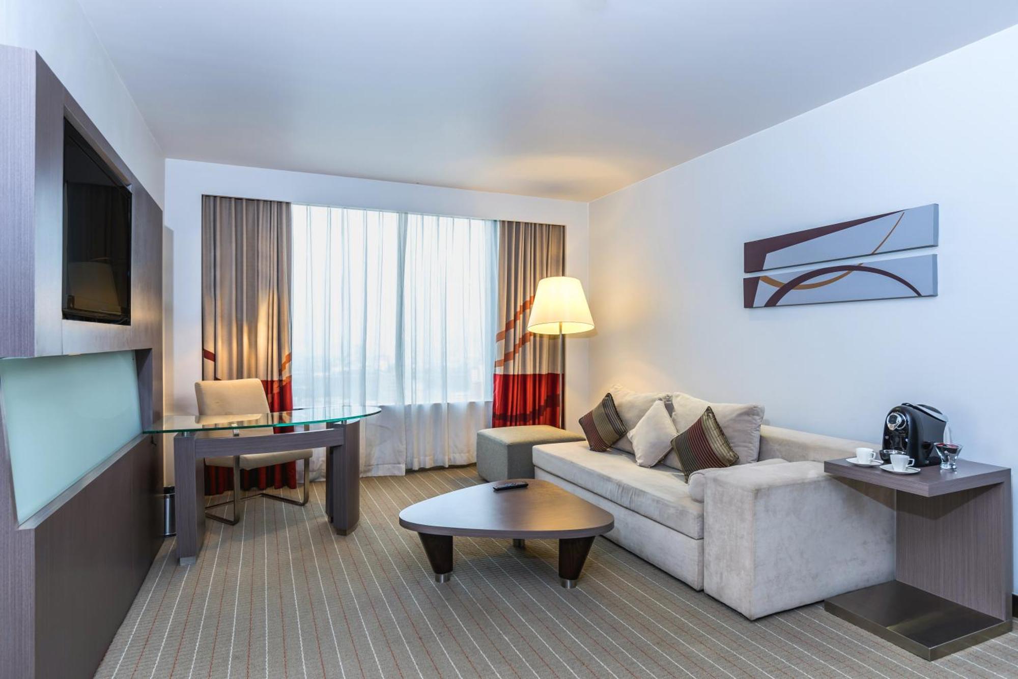Novotel Ploenchit Sukhumvit - Sha Extra Hotel 4*
