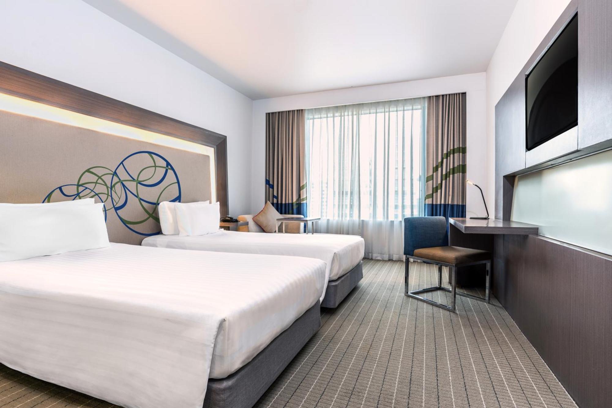 Novotel Ploenchit Sukhumvit - Sha Extra Hotel
