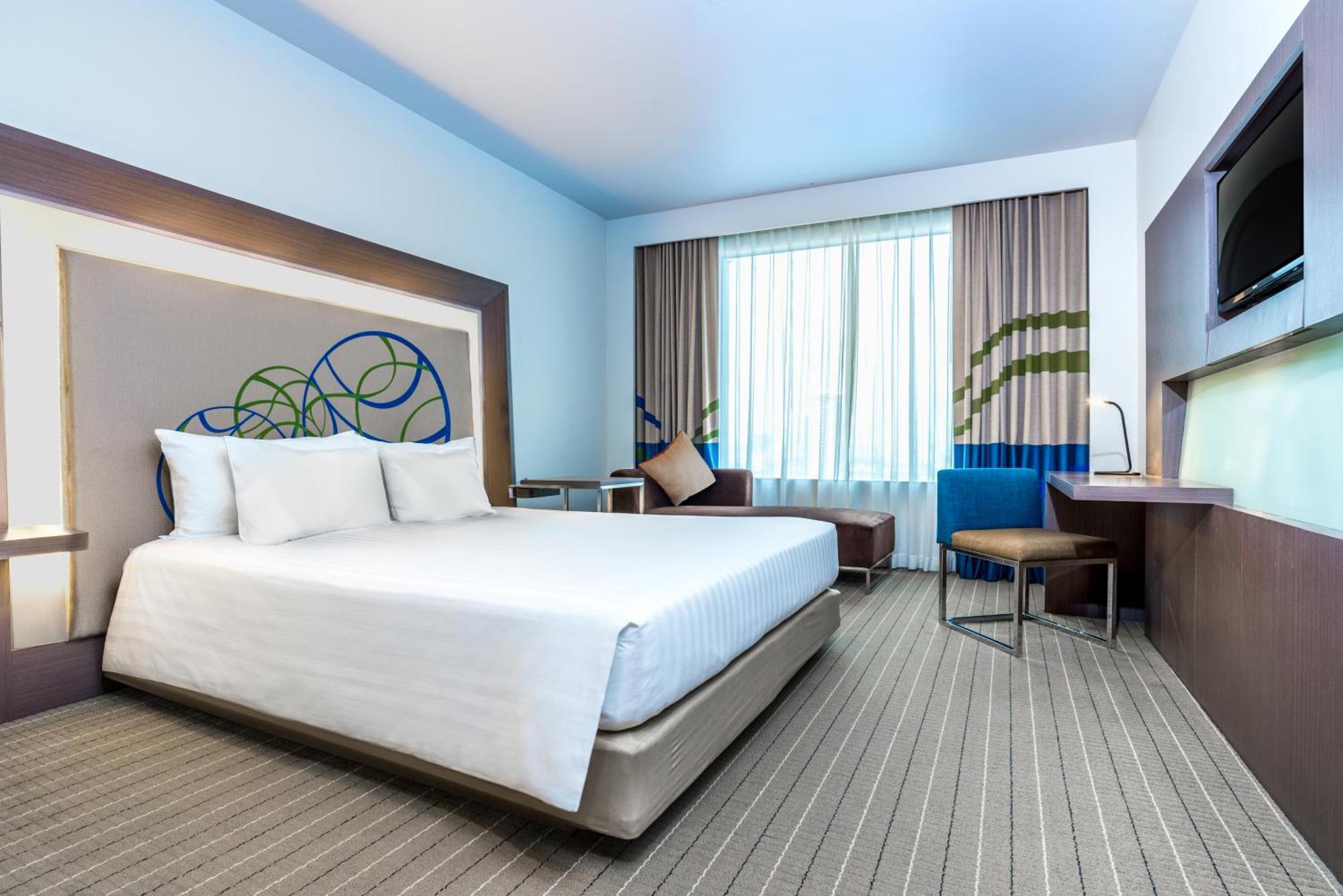 Novotel Ploenchit Sukhumvit - Sha Extra Hotel 4*