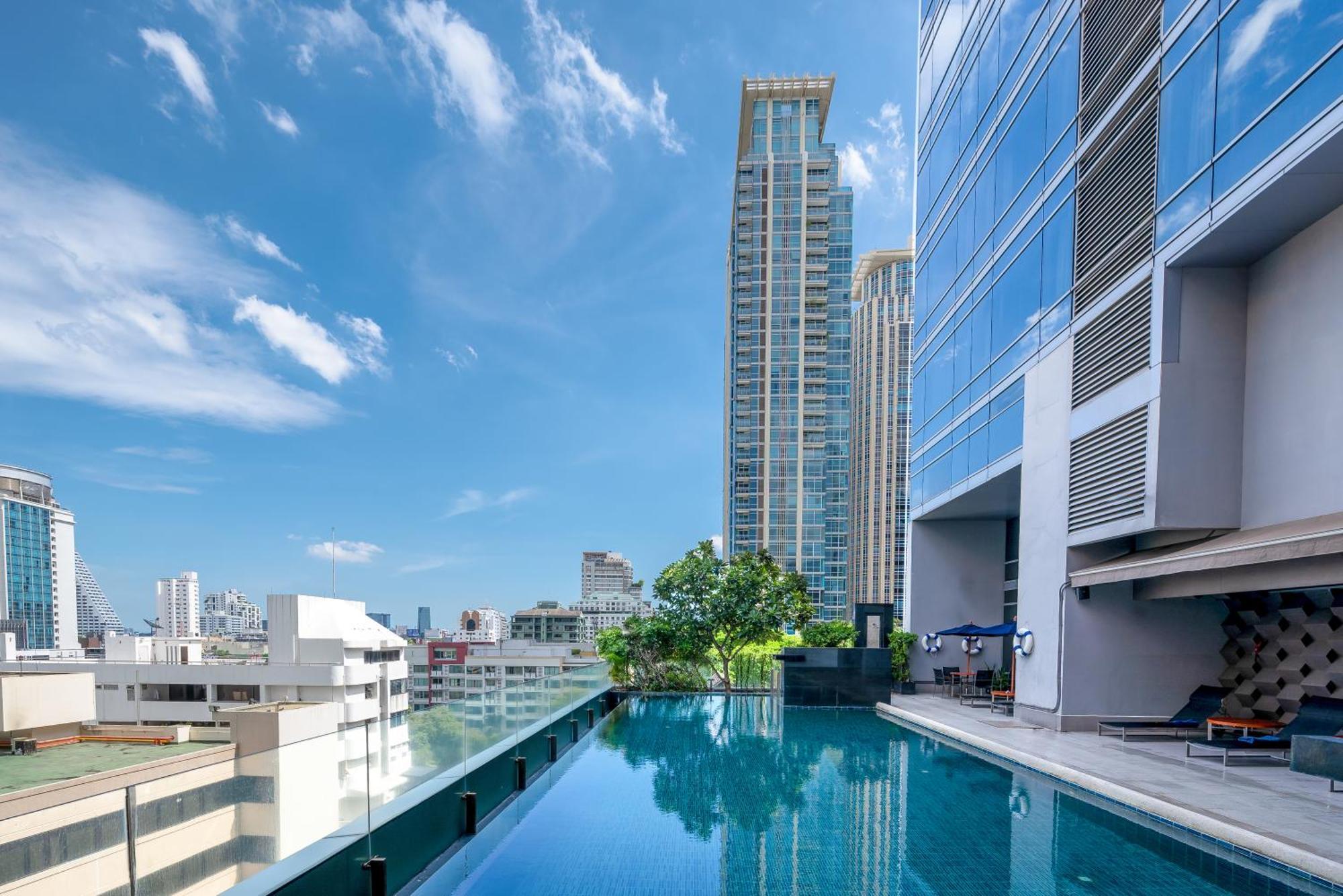 Hotel Novotel Ploenchit Sukhumvit - Sha Extra 4*