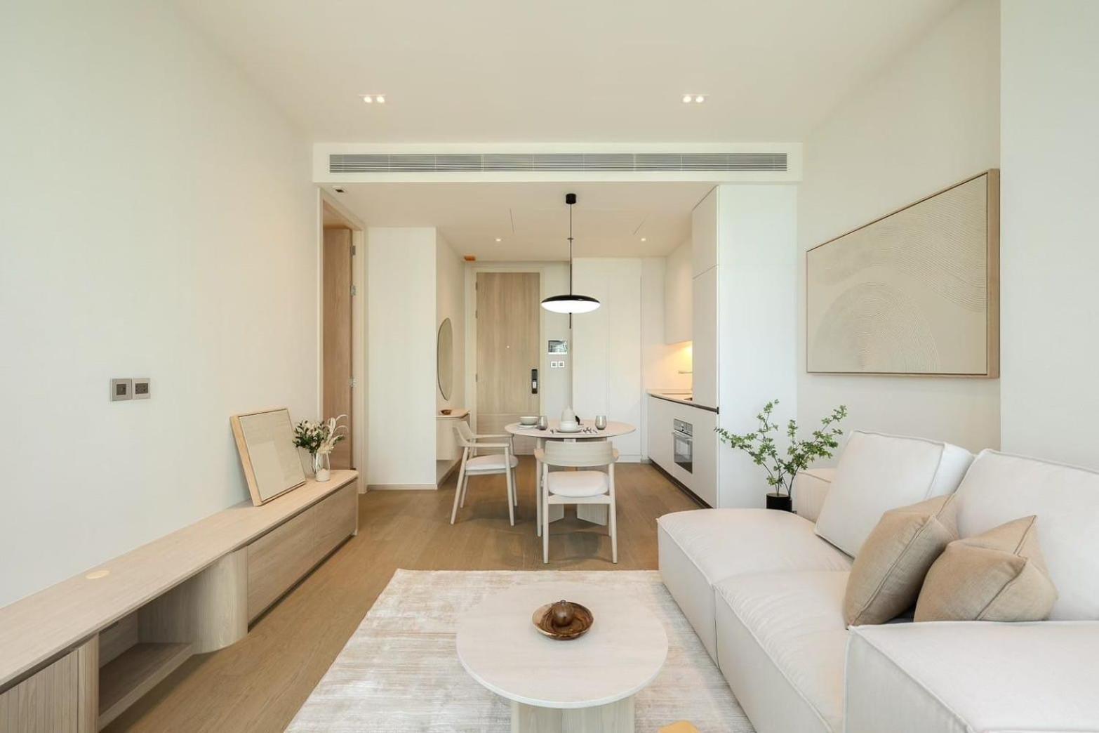 Thonglor Luxury Large 2 Bedrooms Mini Golf Sky Pool Apartment *