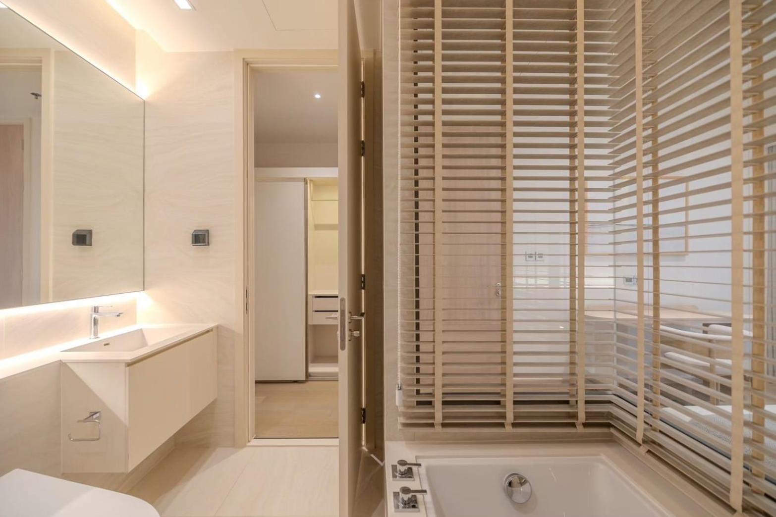 Thonglor Luxury Large 2 Bedrooms Mini Golf Sky Pool * Bangkok
