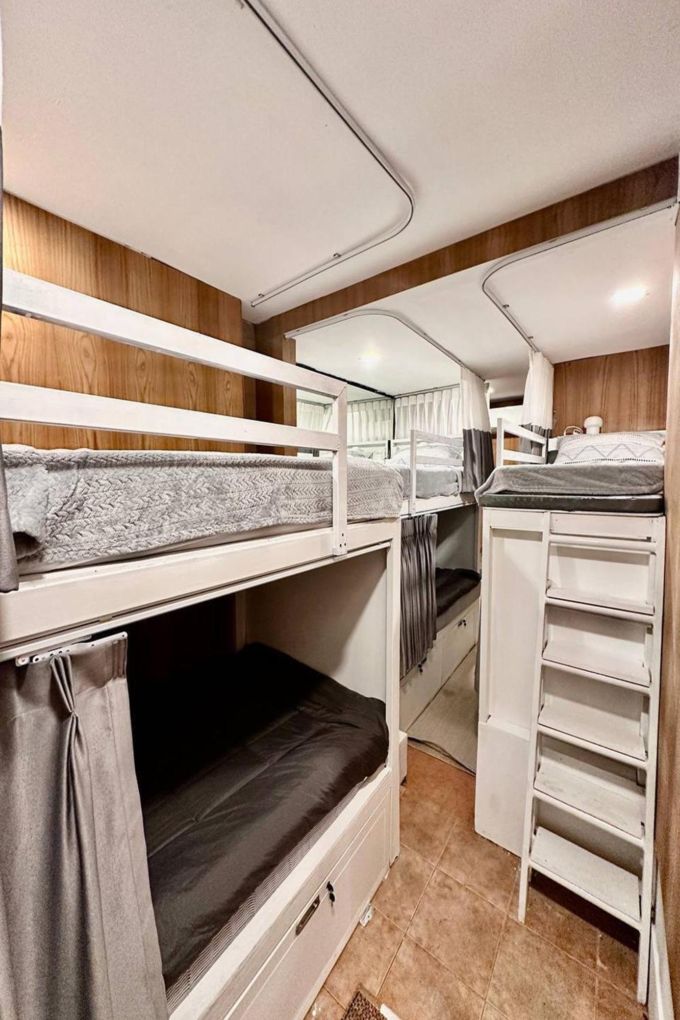 Blu Ari Stylish Gay Poshtel Asrama