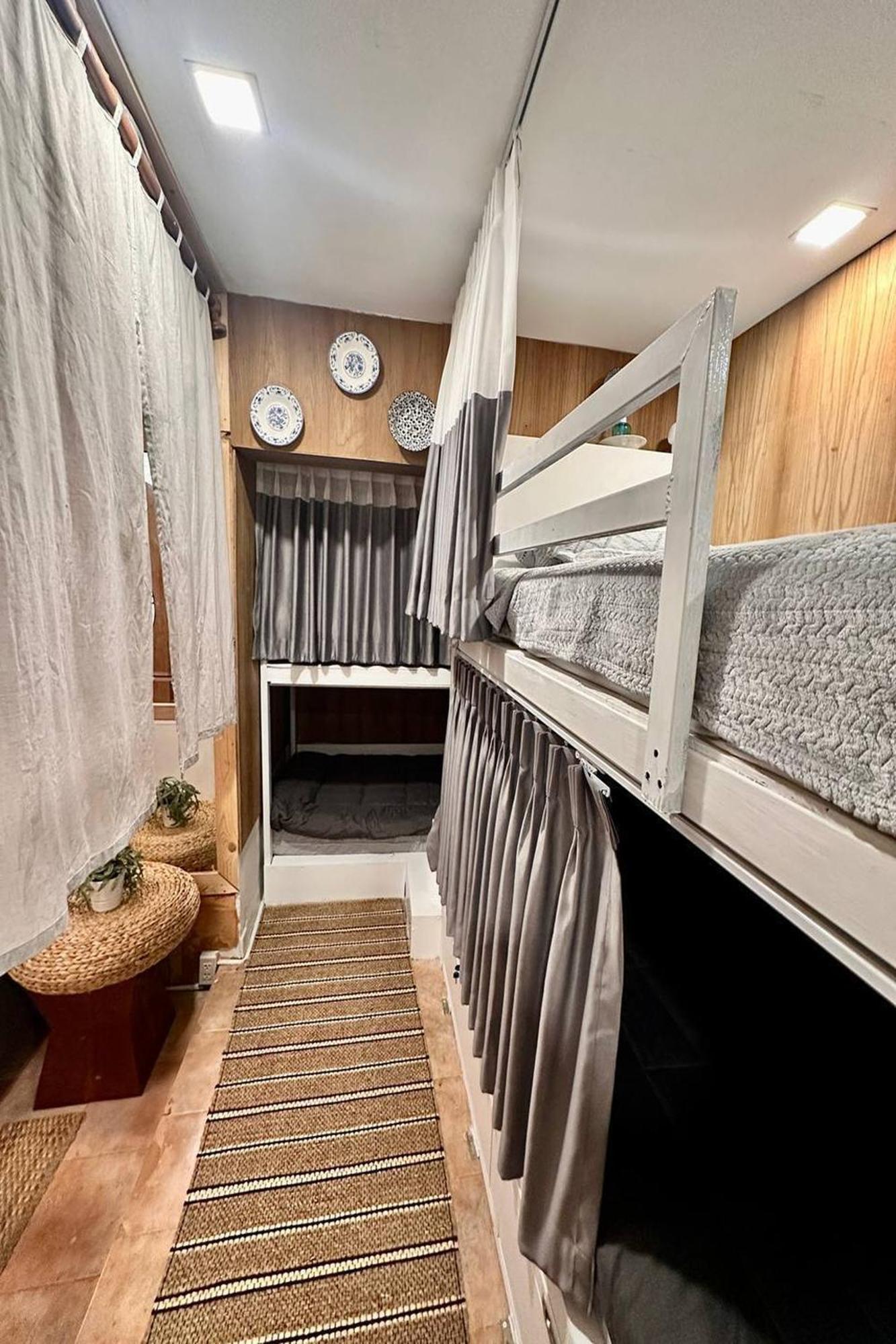 Asrama Blu Ari Stylish Gay Poshtel *