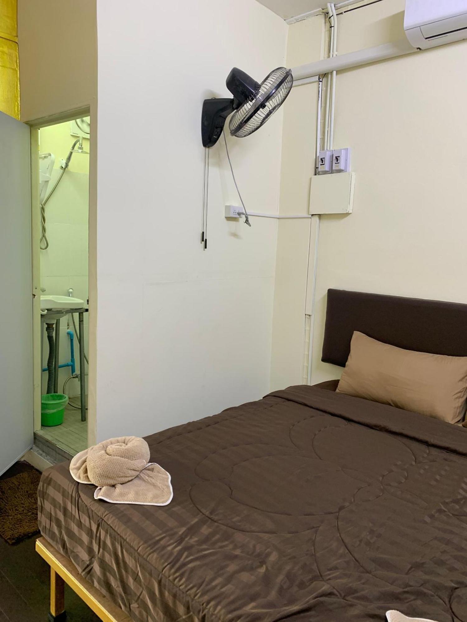 The House 2 Hostel Bangkok