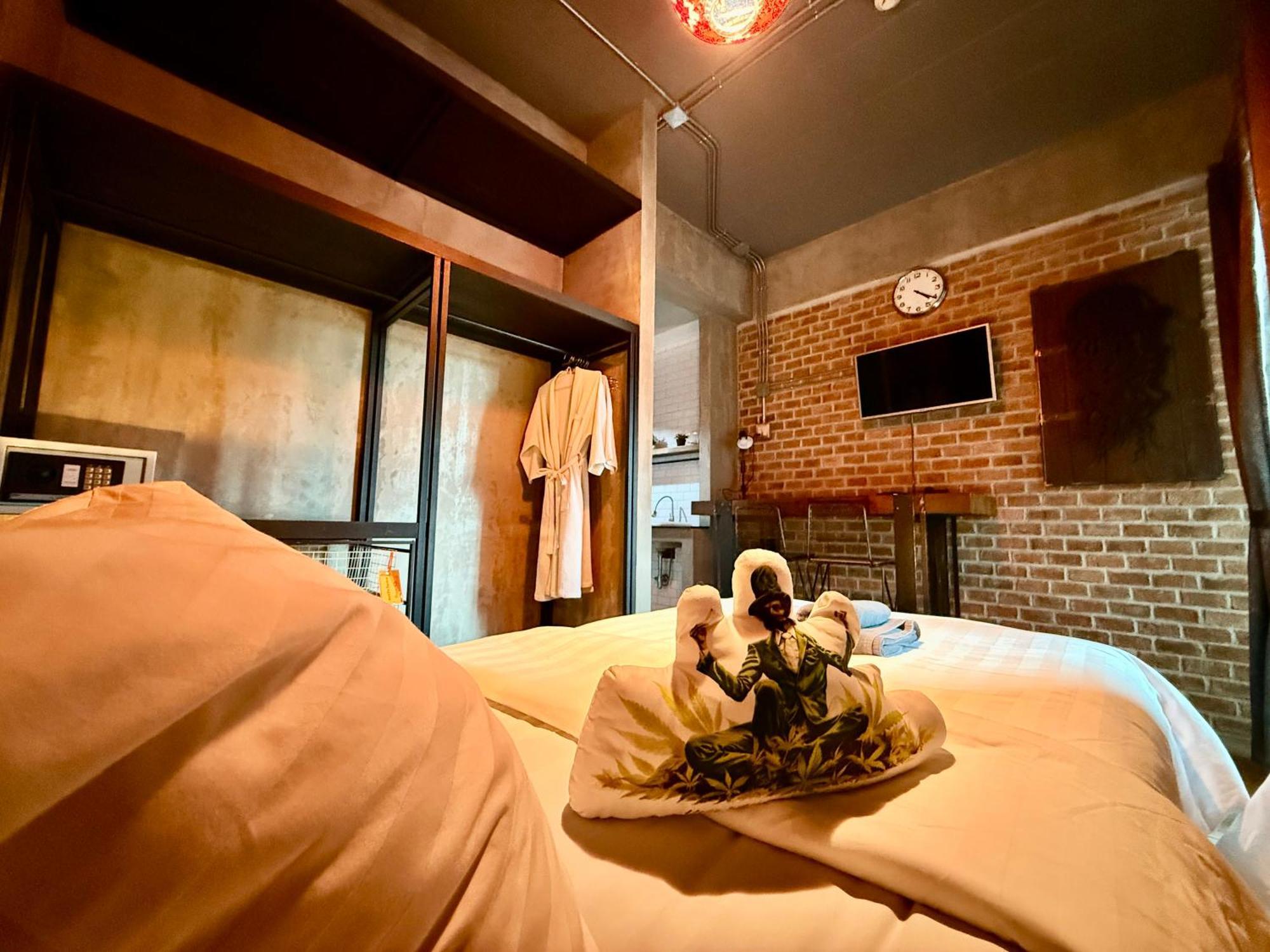 Rent V38 #420 Friendly Thailand 4* Bangkok