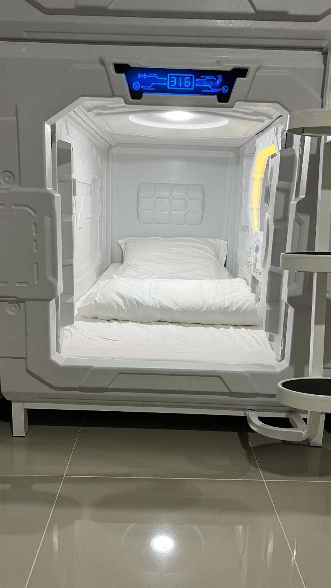 Kiwi Capsule Kapselhotel *