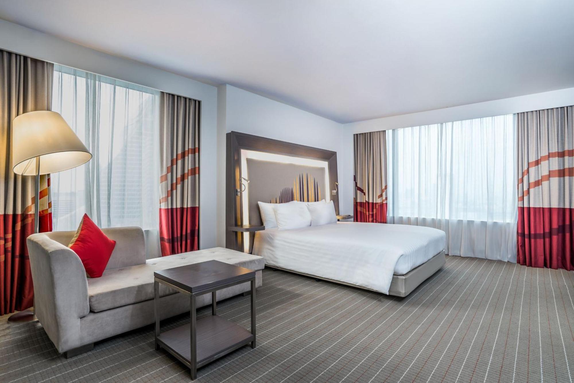 Novotel Ploenchit Sukhumvit - Sha Extra Hotel Bangkok