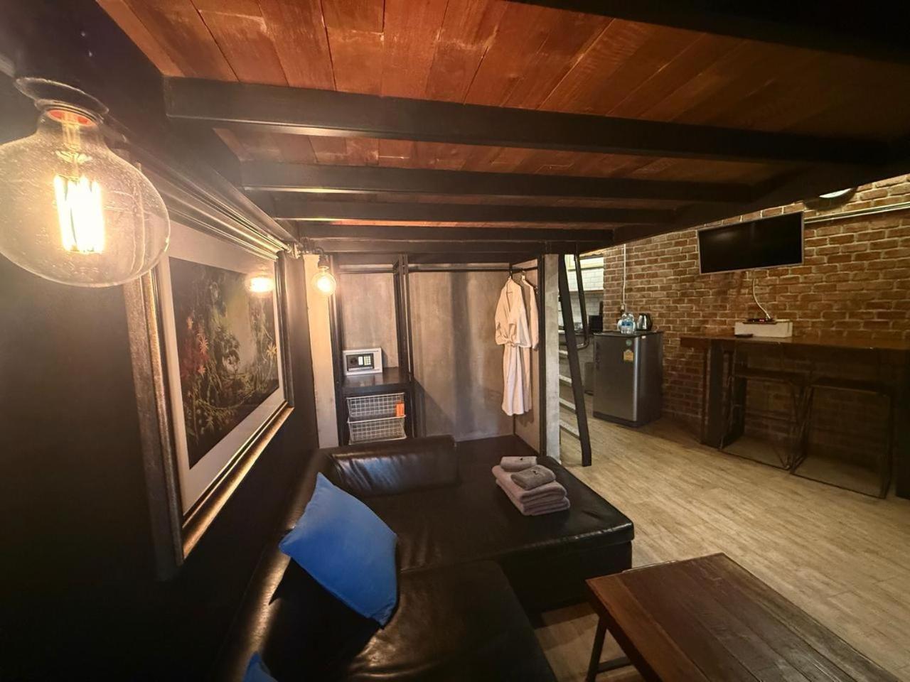 Rent V38 #420 Friendly Thailand 4*