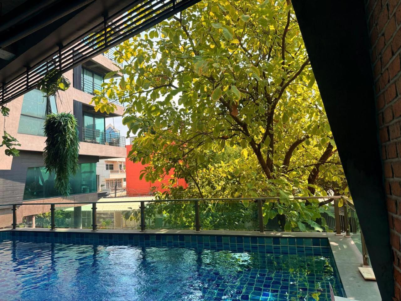 Rent V38 #420 Friendly Thailand Bangkok