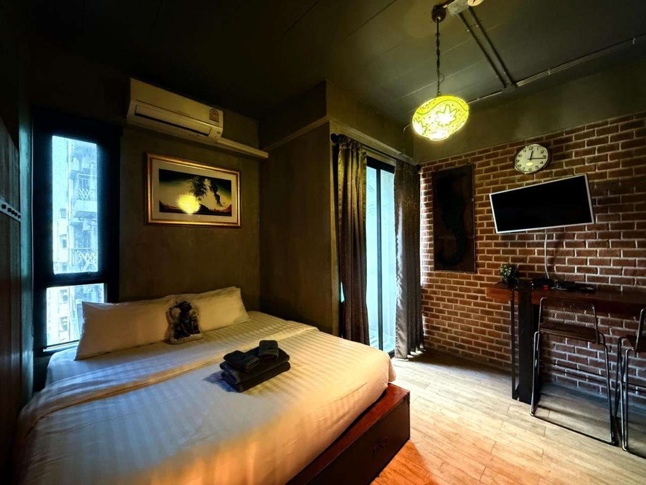 Rent V38 #420 Friendly Thailand 4* Bangkok