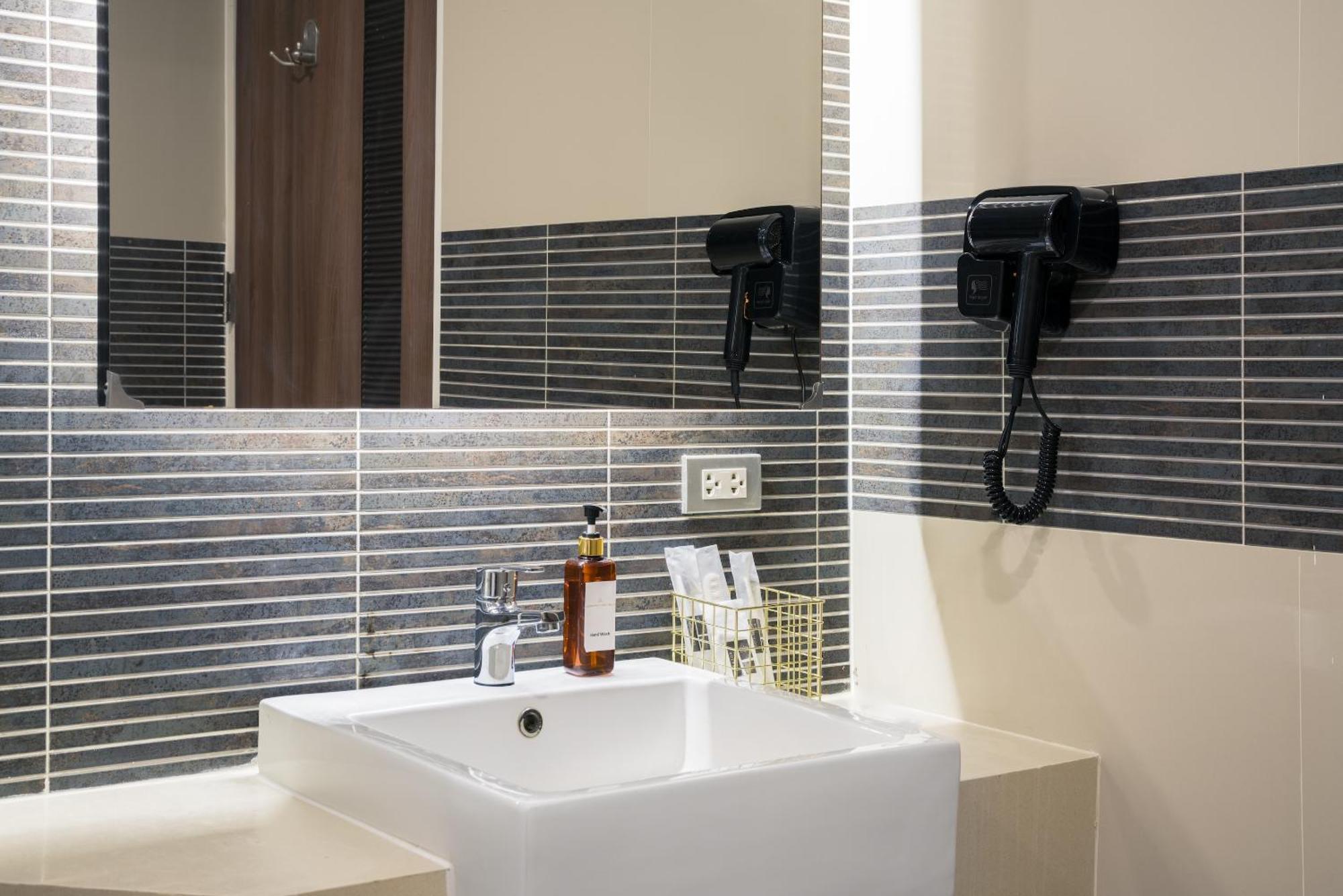 Aspira Sukhumvit 20 Hotel