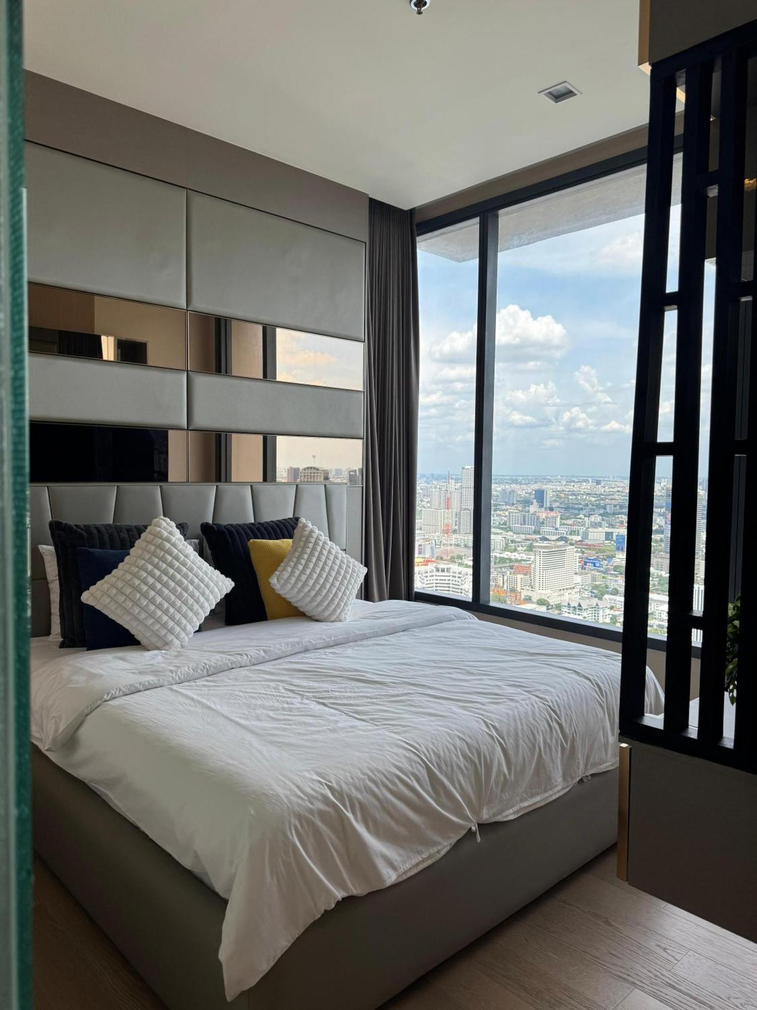 The Esse Asoke Apartment *