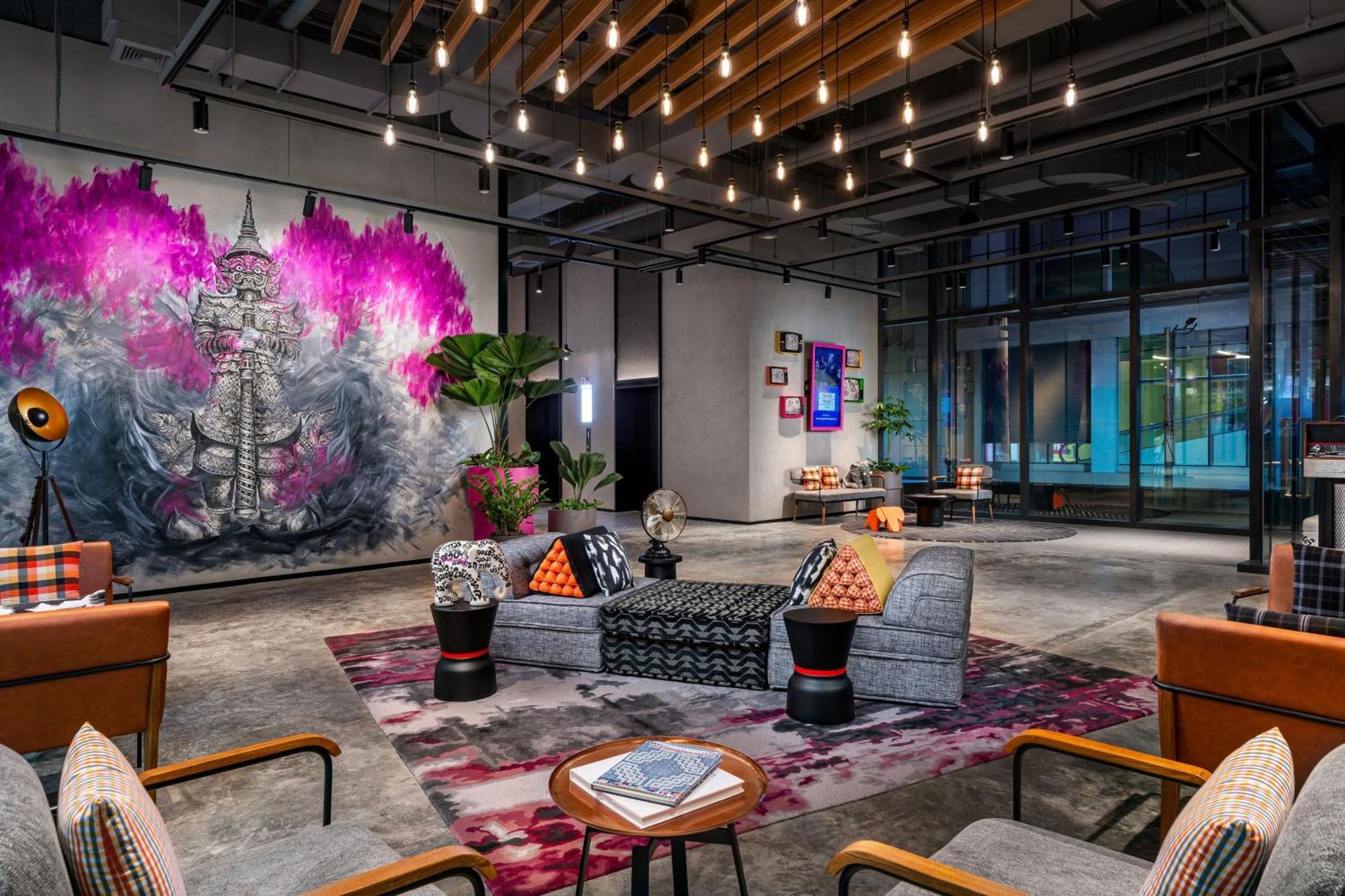 Moxy Ratchaprasong 4* Bangkok
