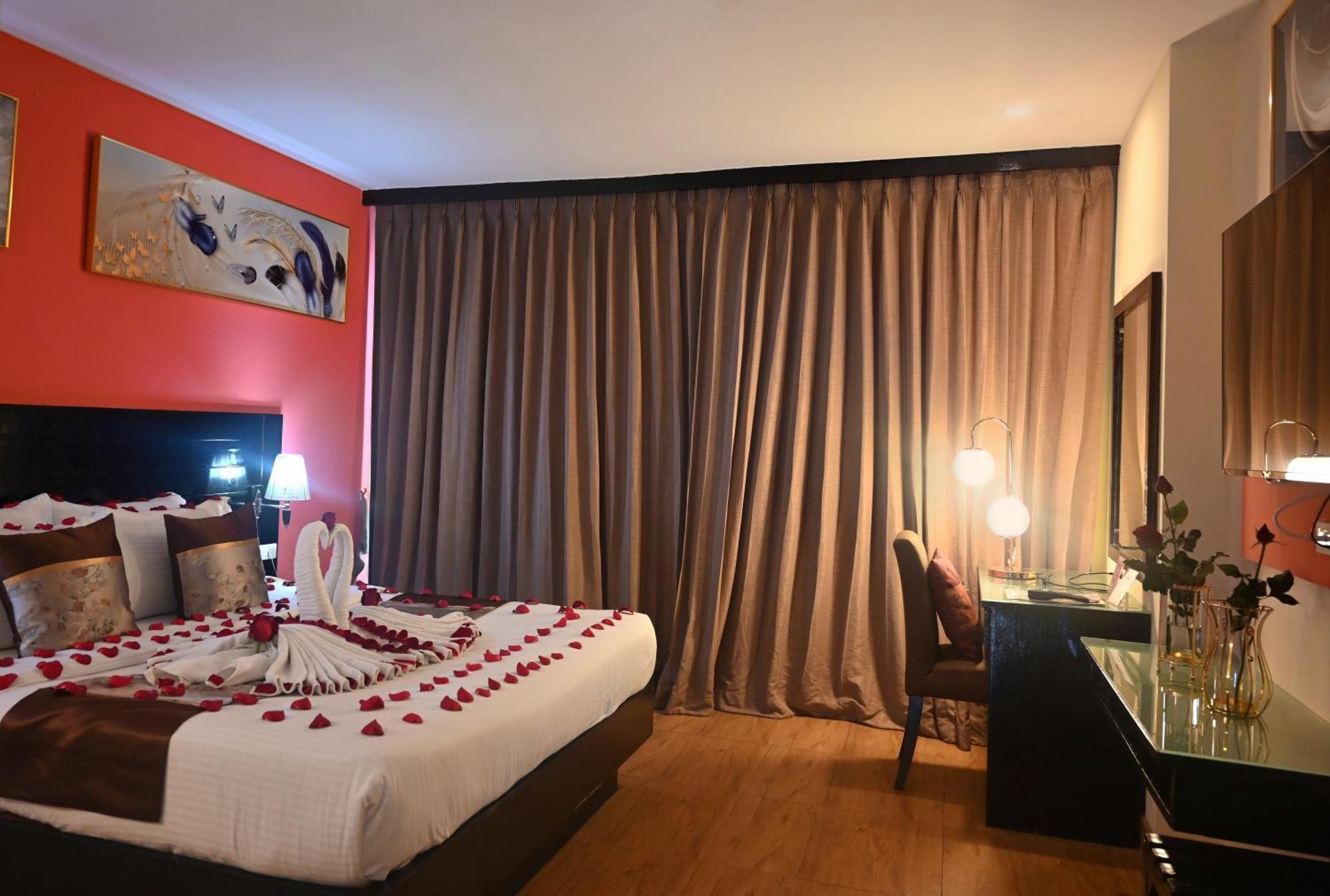 Boss Nana Hotel 4*
