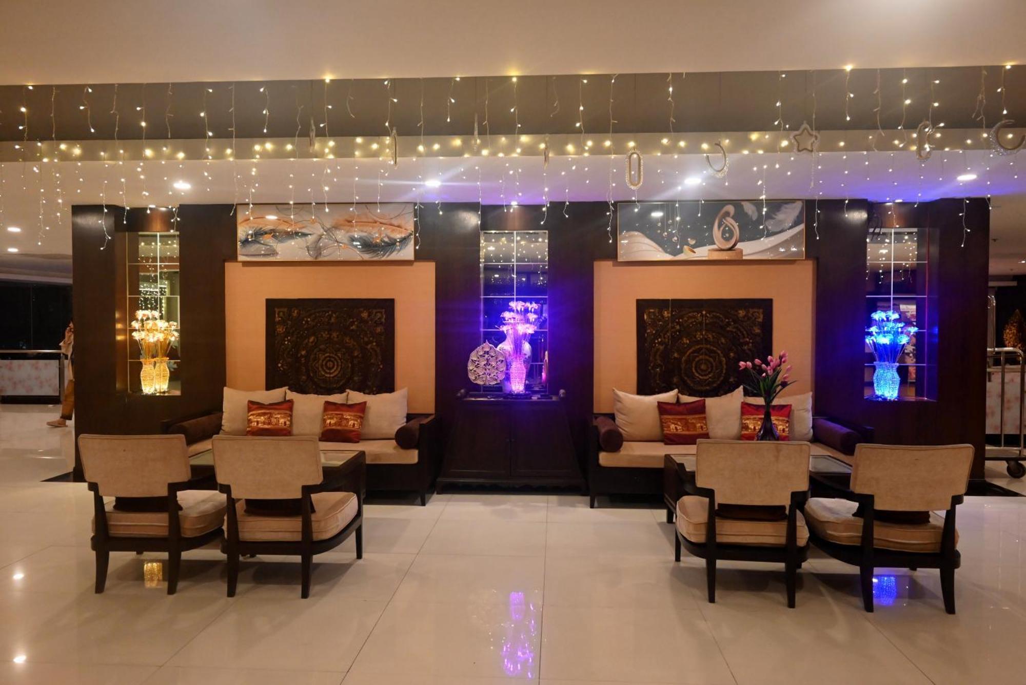 Boss Nana Hotel 4*