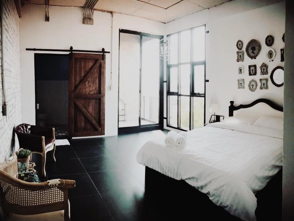 The Local Ari Hostel Bangkok