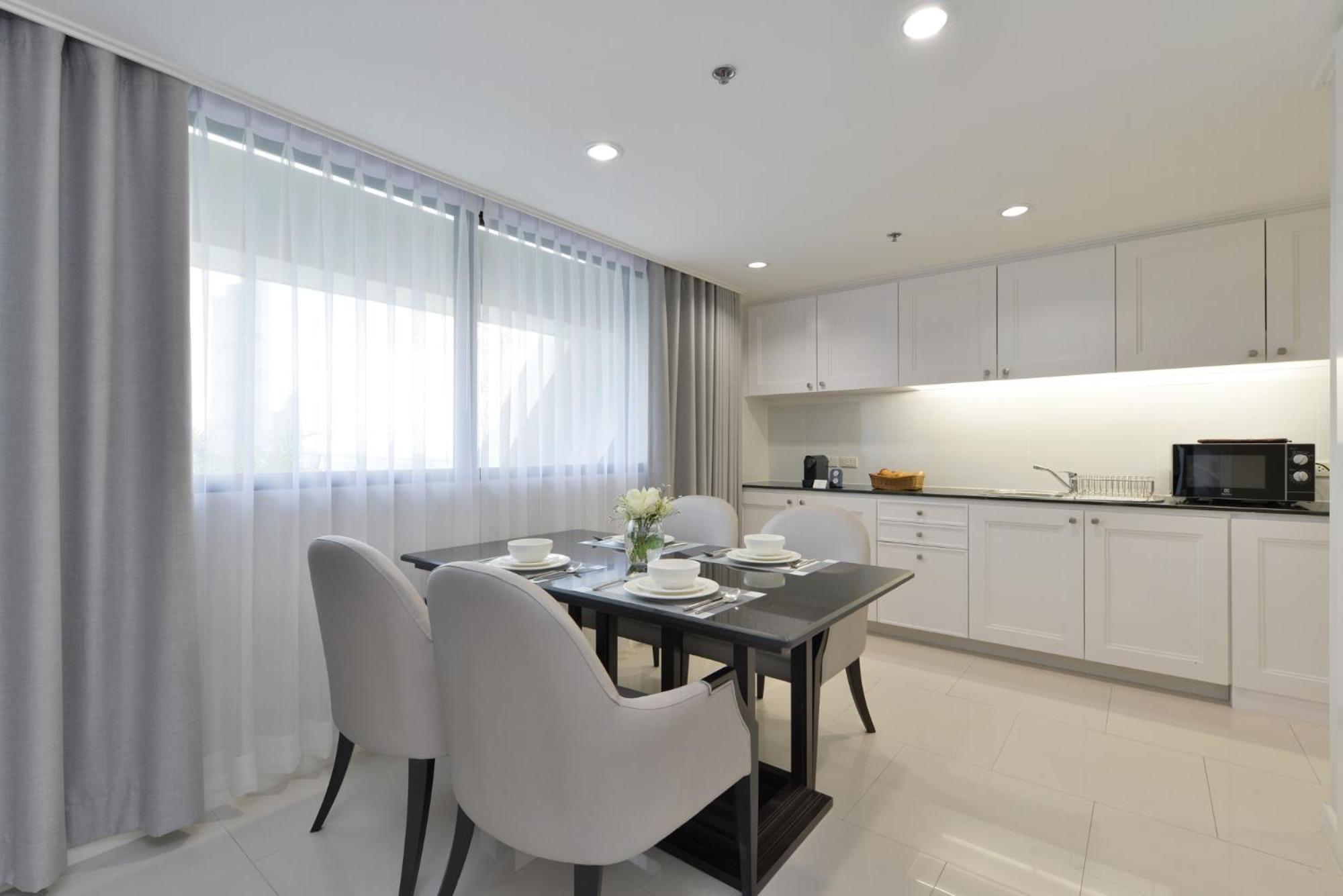 Centre Point Silom - Newly Renovated Hotel