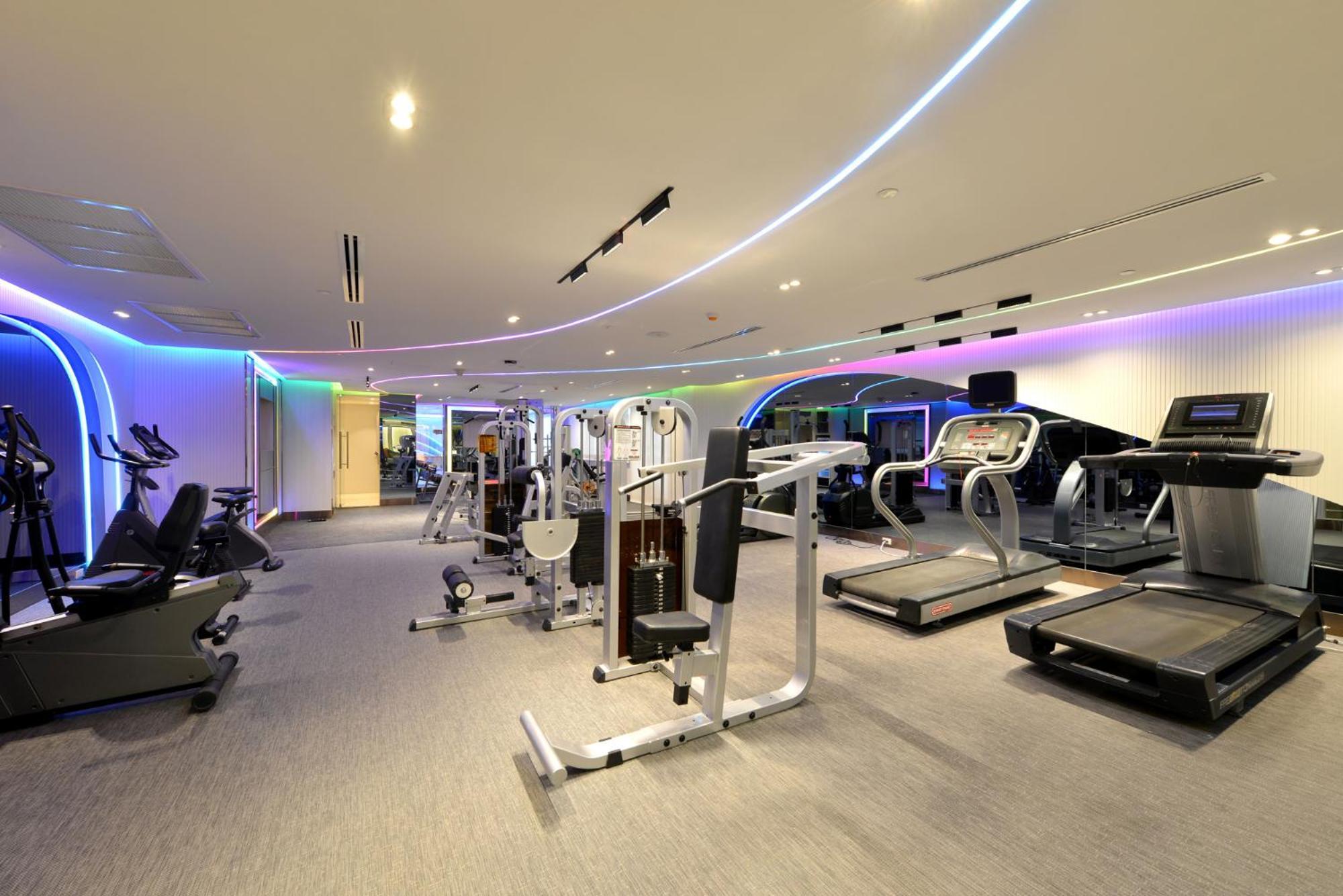 Centre Point Silom - Newly Renovated Hotel 4*