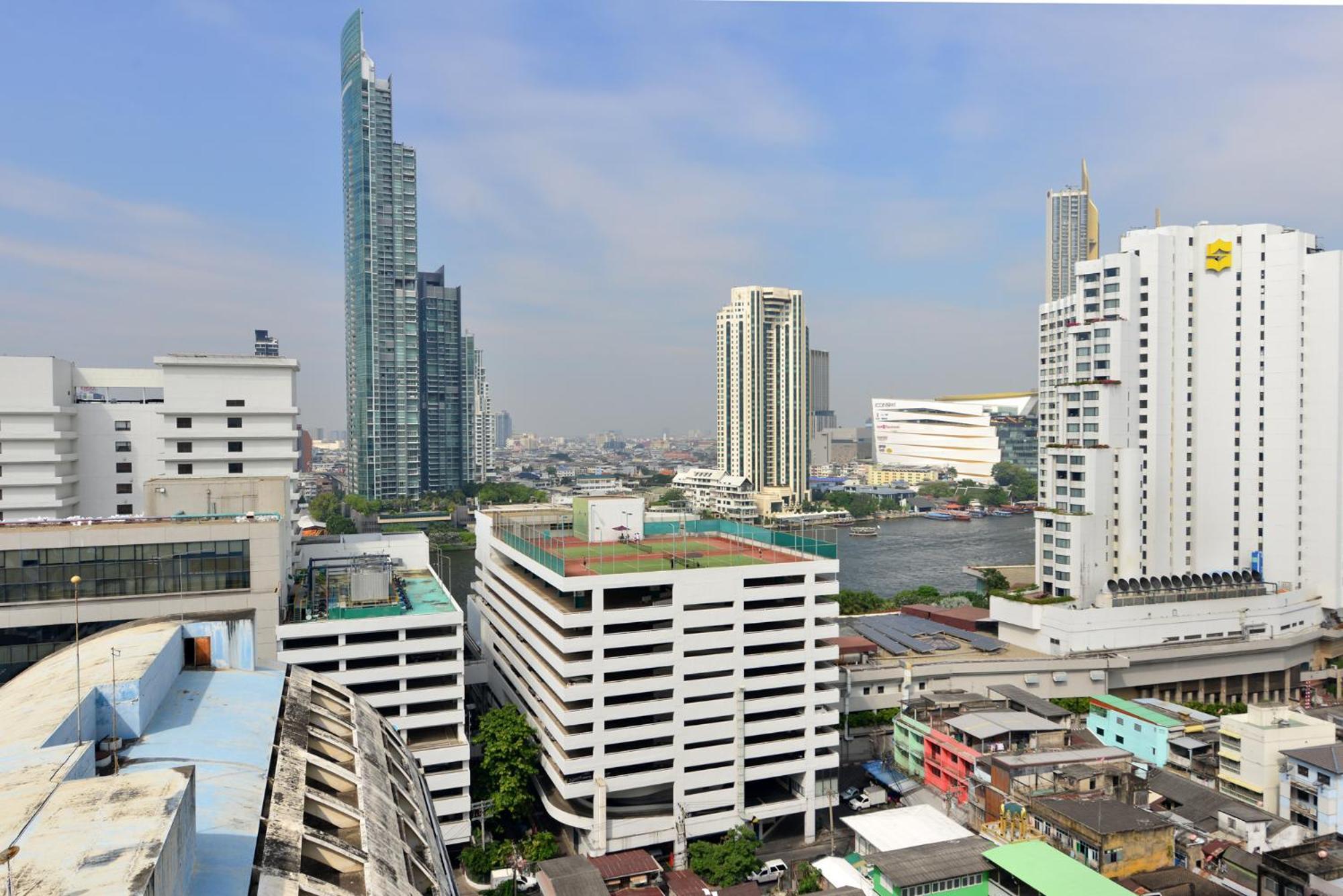 Centre Point Silom - Newly Renovated Hotel 4*