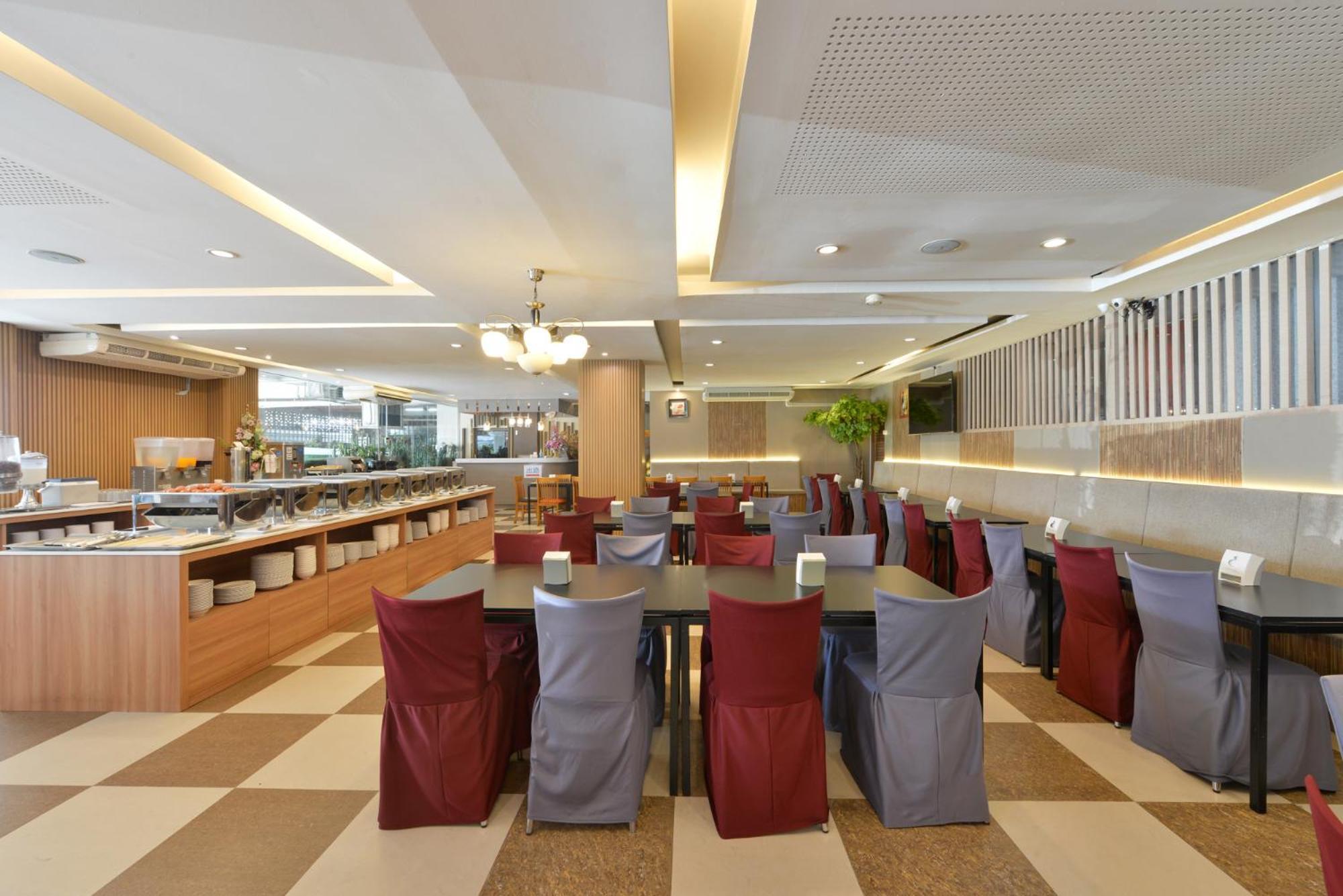 Three Seasons Bangkok Hotel 5*